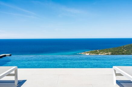 Corbara , 4-Bedroom Villa with Infinity Pool, Stunning Sea Views, Close to the Beach