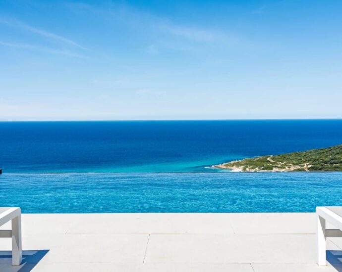 Corbara , 4-Bedroom Villa with Infinity Pool, Stunning Sea Views, Close to the Beach