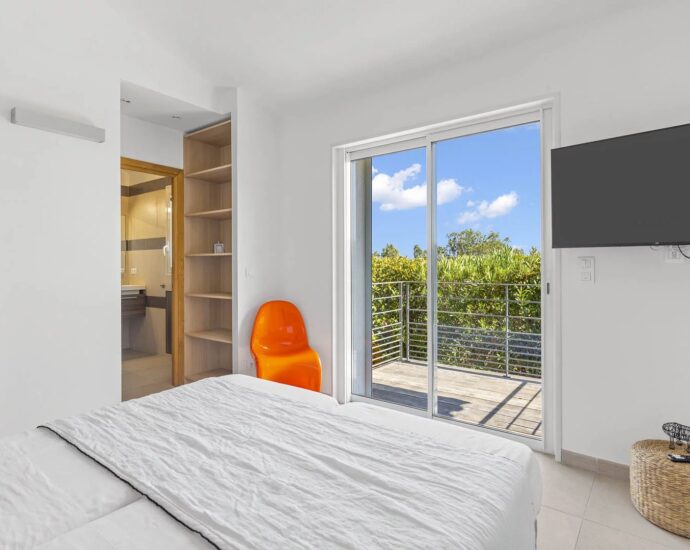 Porto-Vecchio, Golfo di Sogno,  Sea and mountain view villa with 4 bedrooms, heated pool, close to the beaches