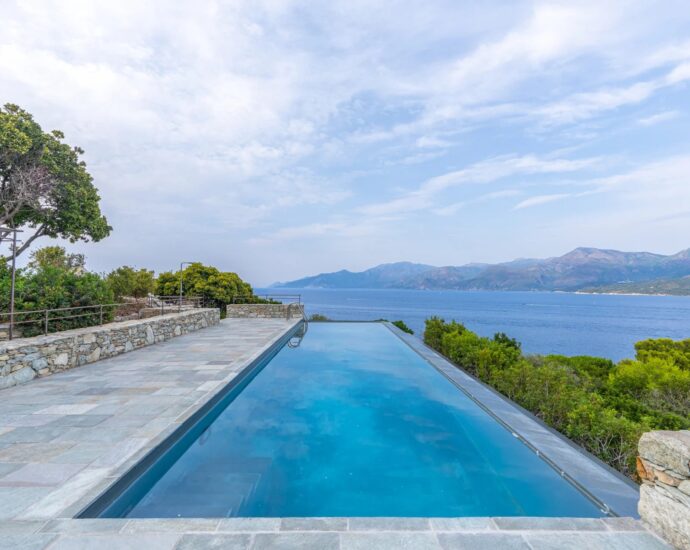 Saint-Florent, Villa contemporaine, 4 chambres, vue mer panoramique, piscine, domaine privé, plage à pieds