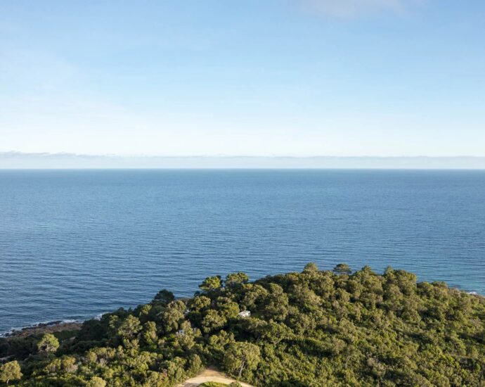 Exclusive listing, Tarco, Sea view, Villa, 8 bedrooms, heated swimming pool, fitness room, close to the beach