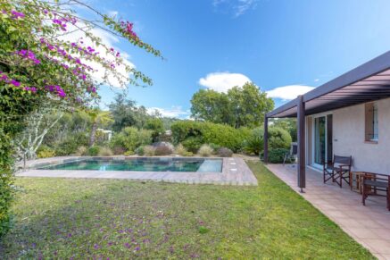 Exclusivité, Arasu, Villa 3 chambres, avec piscine, vue mer, à proximité de la plage du Cabanon Bleu
