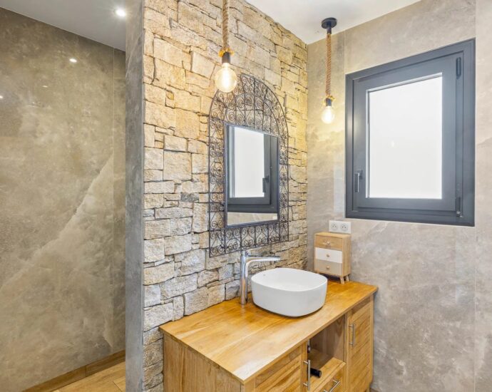 Sainte-Lucie de Porto-Vecchio, Villa 5 chambres, piscine, proche plage et fleuve