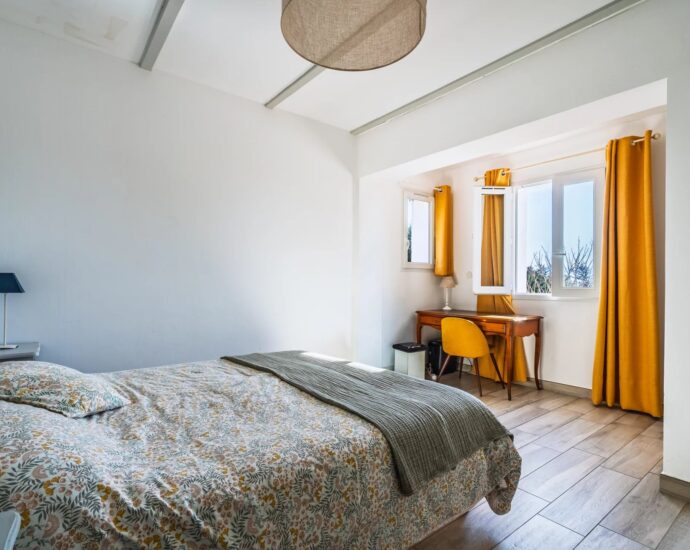 Lumio, Single Story Villa, 4 Bedrooms, Annex, Pool, Mountain Views, Beach within Walking Distance