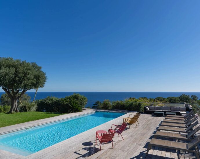 Exclusivité, Tarco, Villa vue mer,  8 chambres, piscine chauffée, salle de sport, proche plage