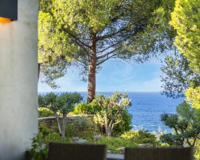 Saint-Florent, Villa contemporaine, 4 chambres, vue mer panoramique, piscine, domaine privé, plage à pieds