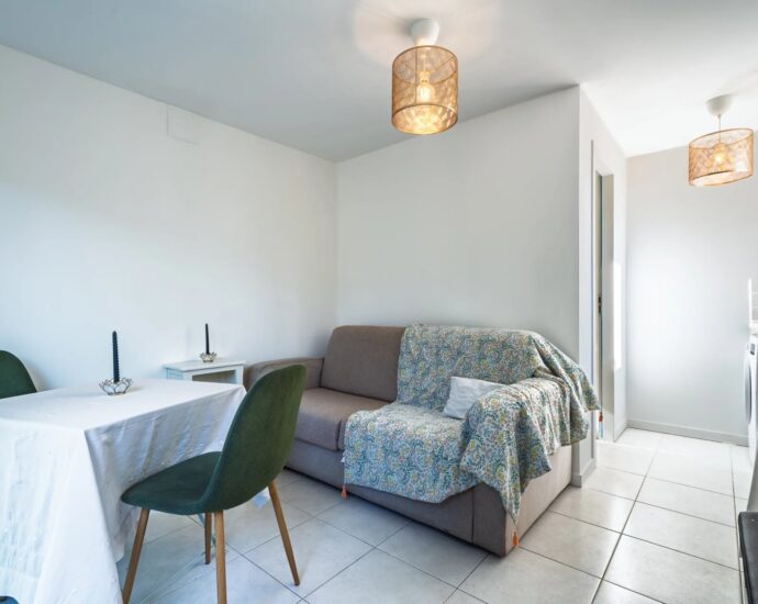 Lumio, Single Story Villa, 4 Bedrooms, Annex, Pool, Mountain Views, Beach within Walking Distance