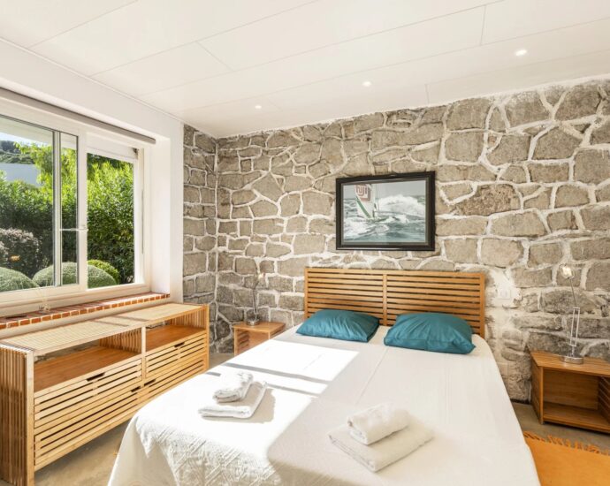 Porticcio, South Shore of Ajaccio, Waterfront villa, 5 bedrooms, panoramic sea view, direct beach access