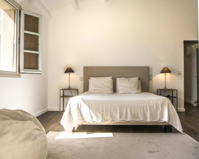 Lumio, villa 7 chambres, piscine, vue mer panoramique, proche plage