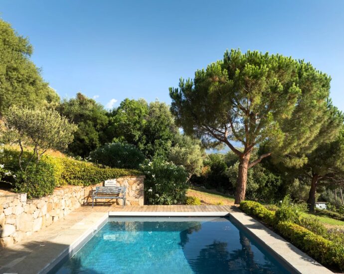 Lumio, villa 7 chambres, piscine, vue mer panoramique, proche plage