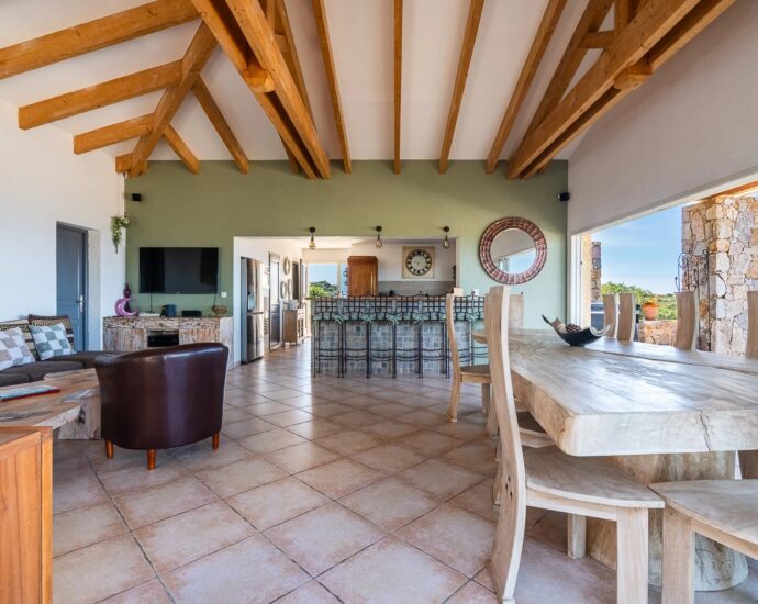 Lumio, villa, 7 chambres, vue mer, plage à pied