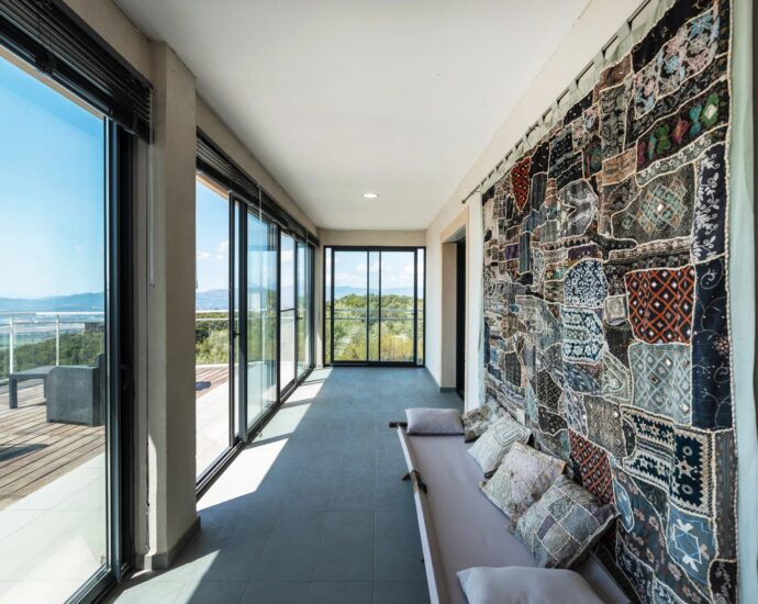 Porticcio, single-storey villa, 4 bedrooms, pool, panoramic sea view, close to beaches