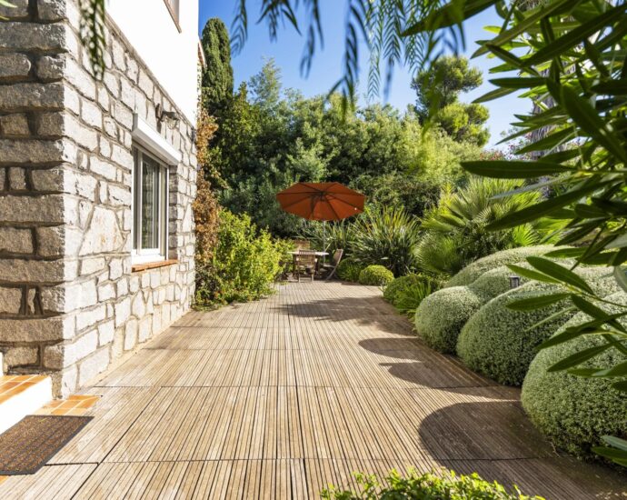 Porticcio, South Shore of Ajaccio, Waterfront villa, 5 bedrooms, panoramic sea view, direct beach access