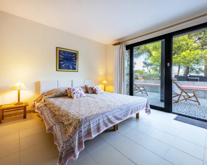 Saint-Florent, Villa contemporaine, 4 chambres, vue mer panoramique, piscine, domaine privé, plage à pieds