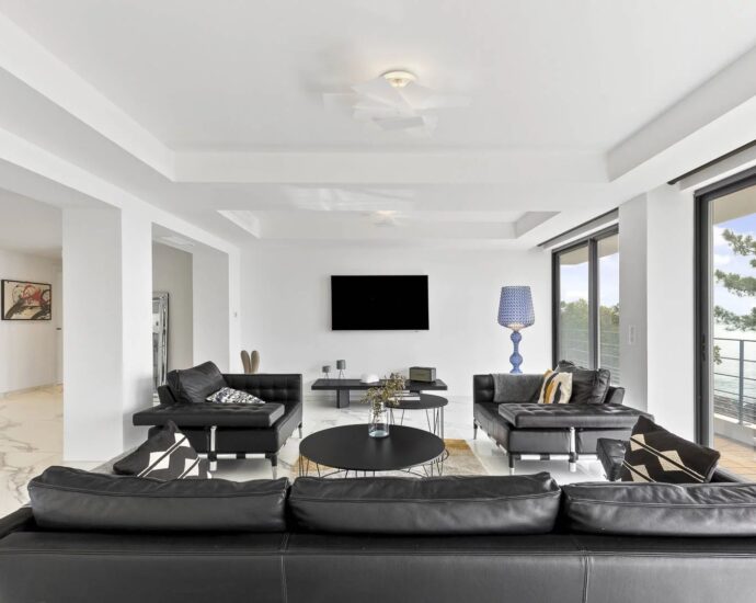 Côte des Nacres, Canella, Villa pied dans l&rsquo;eau, 5 chambres, piscine, vue mer panoramique, accès privé mer