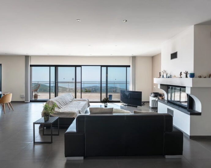 Porticcio, single-storey villa, 4 bedrooms, pool, panoramic sea view, close to beaches