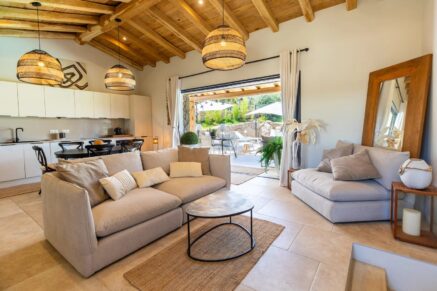 Arasu – Bergerie, de 3 chambres, dortoir avec piscine, proche du cabanon bleu