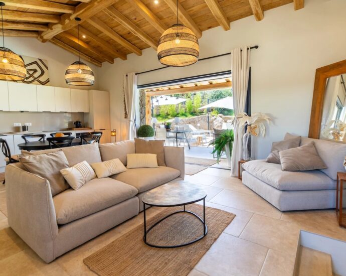 Arasu – Bergerie, de 3 chambres, dortoir avec piscine, proche du cabanon bleu