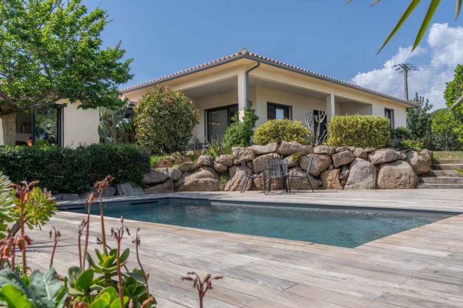 Pinarello, Capicciola, Villa 3 chambres, T4, piscine, vue dégagée, proche plage