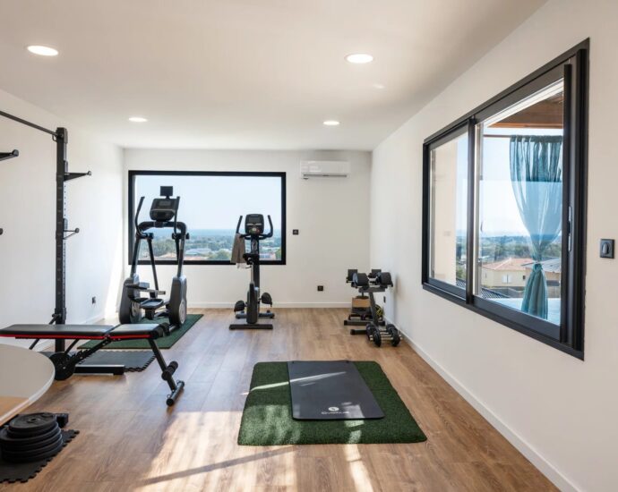 Bastia Sud, Villa vue mer, 7 pièces, 3 chambres, piscine, proche plage