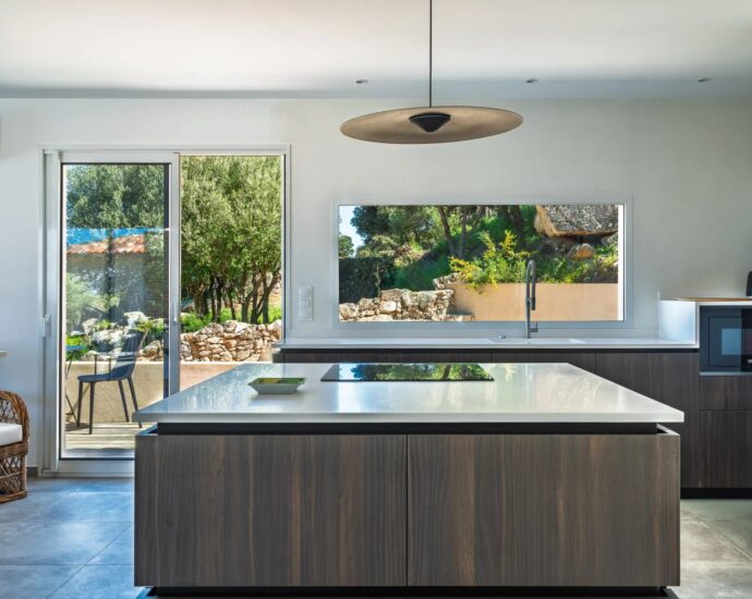 Corbara , 4-Bedroom Villa with Infinity Pool, Stunning Sea Views, Close to the Beach