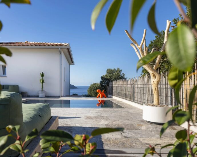 Exclusivité, Costi di Villanova, Villa contemporaine vue mer panoramique, 6 chambres, 2 appartements indépendants, piscine, proche plages et Ajaccio