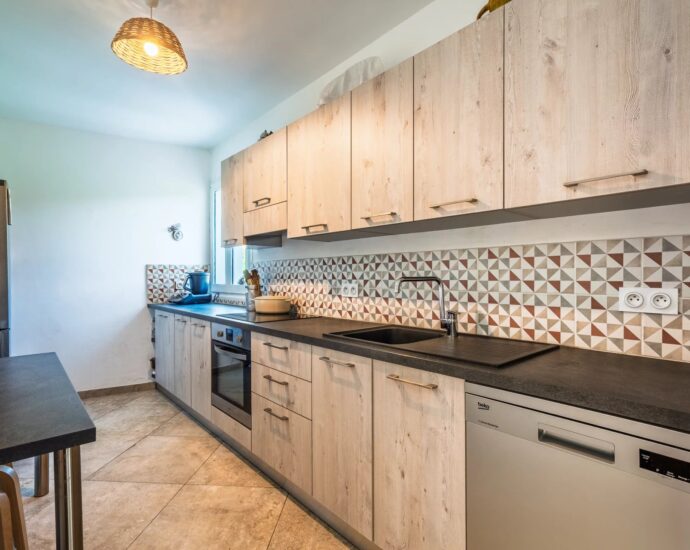 Lumio, Single Story Villa, 4 Bedrooms, Annex, Pool, Mountain Views, Beach within Walking Distance