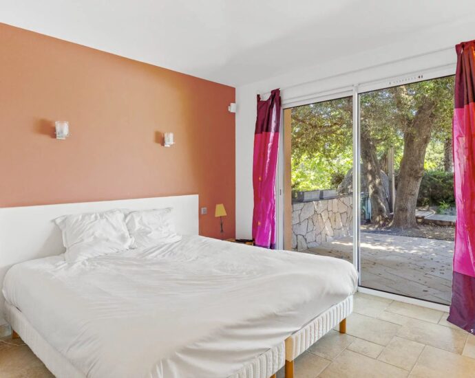 Exclusive, Carpalone, 4 Bedrooms, Swimming Pool, Near the Beach