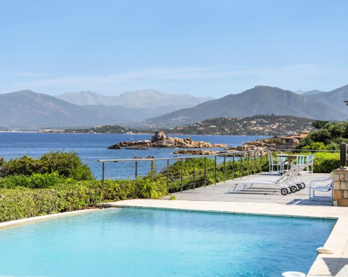 Porticcio, Isolella Peninsula, Waterfront Villa, 7 Bedrooms, Pool, Walking Distance to Beach, Panoramic Sea View