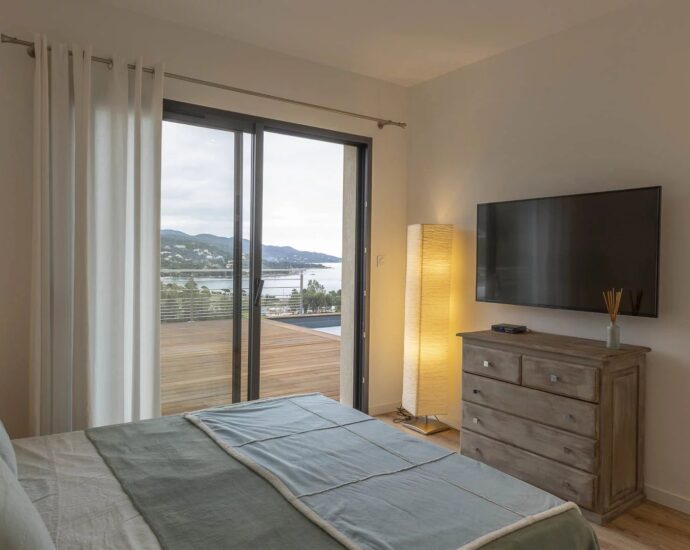 Favone, Villa with panoramic sea view, 3 bedrooms, heated pool, close to the beach