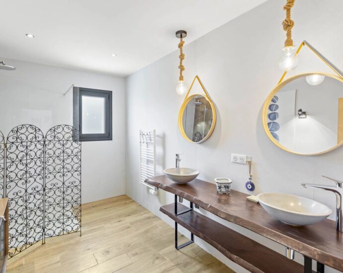 Sainte-Lucie de Porto-Vecchio, Villa 5 chambres, piscine, proche plage et fleuve