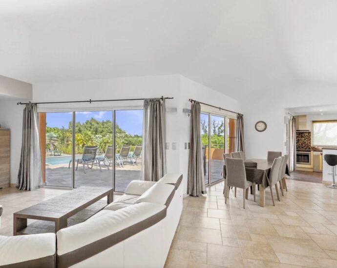 Exclusive, Carpalone, 4 Bedrooms, Swimming Pool, Near the Beach