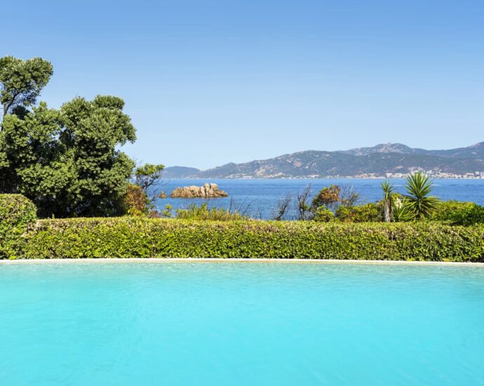 Porticcio, Isolella Peninsula, Waterfront Villa, 7 Bedrooms, Pool, Walking Distance to Beach, Panoramic Sea View