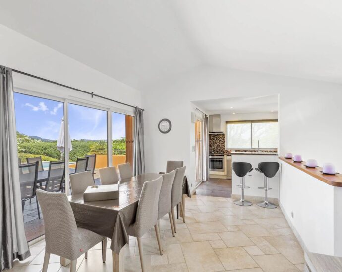 Exclusive, Carpalone, 4 Bedrooms, Swimming Pool, Near the Beach