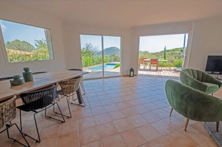 Porto-Vecchio, Precojo, 2-Bedroom Villa with Heated Pool, Near Santa Giulia Beach, with Open Views