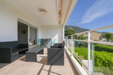 Exclusivité, Ajaccio, Route des Sanguinaires, Appartement vue mer, 3 chambres, plage à pied