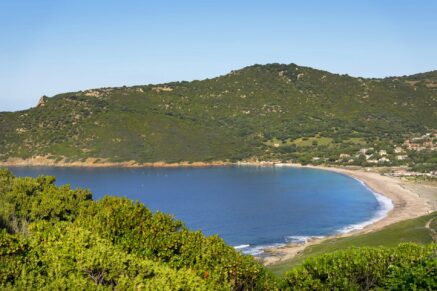 Exclusivité, Costi di Villanova, Villa contemporaine vue mer panoramique, 6 chambres, 2 appartements indépendants, piscine, proche plages et Ajaccio