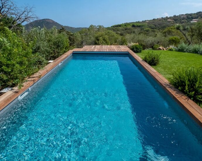 Porto-Vecchio, Precojo, 2-Bedroom Villa with Heated Pool, Near Santa Giulia Beach, with Open Views