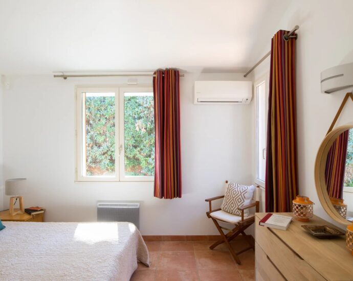 RV1880 – Domaine de Cala Rossa, villa 4 chambres, pied dans l’eau