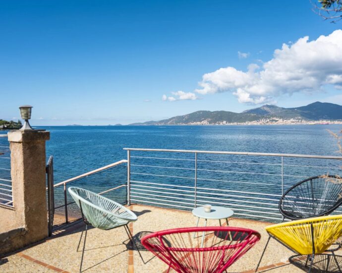 Porticcio, South Shore of Ajaccio, Waterfront villa, 5 bedrooms, panoramic sea view, direct beach access