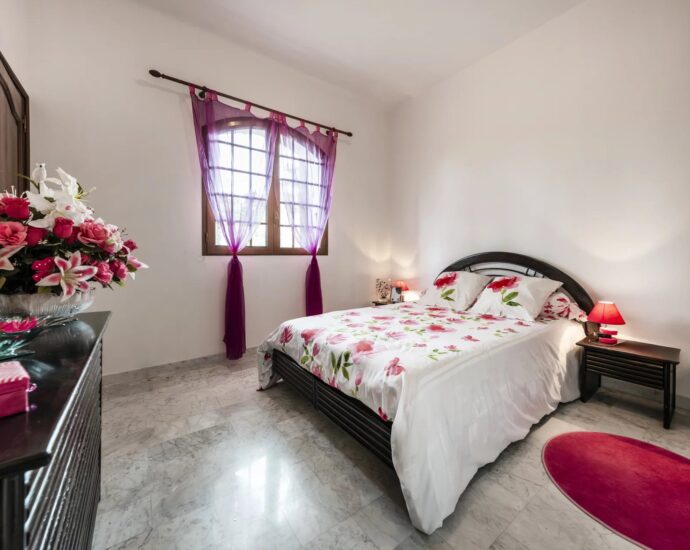 Nord d’Ajaccio, San Andréa D&rsquo;Orcini, Villa 4 chambres, piscine à débordement, vue mer panoramique, plage à pied