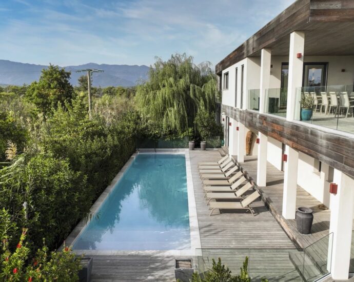 Porto Vecchio, Cala Rossa, villa 7 Chambres, piscine, plage à pied, vue mer