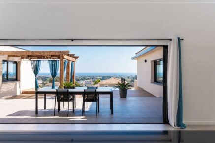 South Bastia, sea-view villa, 7 rooms, 3 bedrooms, swimming pool, close to the beach