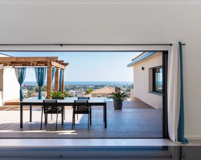 Bastia Sud, Villa vue mer, 7 pièces, 3 chambres, piscine, proche plage