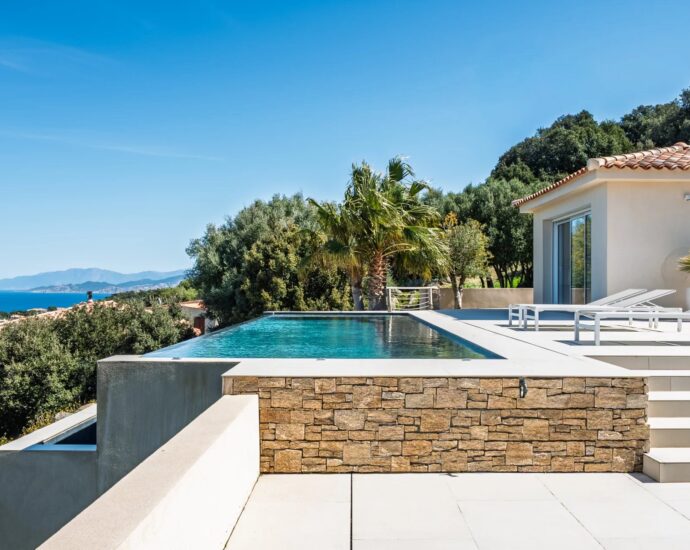 Corbara , 4-Bedroom Villa with Infinity Pool, Stunning Sea Views, Close to the Beach