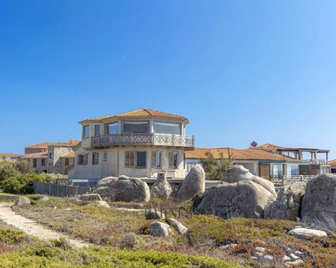 Cavallo island – Duplex top floor – Terraces 506 sq ft – 360° sea view