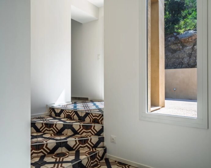 Corbara , 4-Bedroom Villa with Infinity Pool, Stunning Sea Views, Close to the Beach