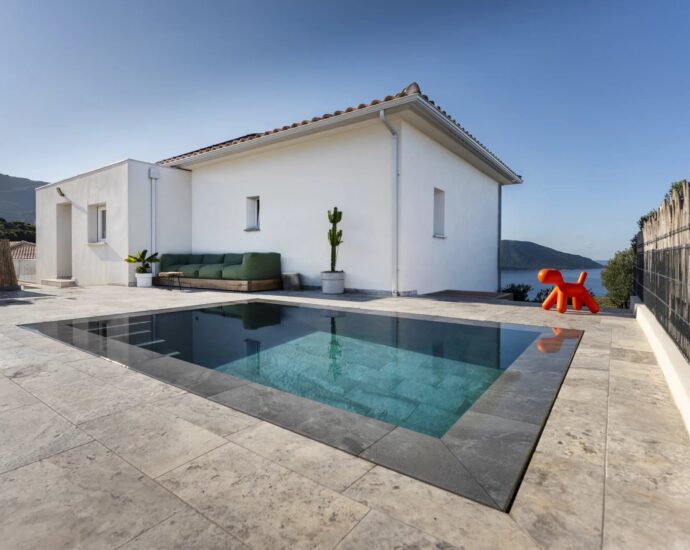 Exclusivité, Costi di Villanova, Villa contemporaine vue mer panoramique, 6 chambres, 2 appartements indépendants, piscine, proche plages et Ajaccio