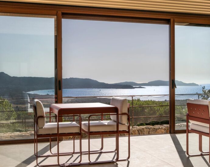 Lumio, villa 7 chambres, piscine, vue mer panoramique, proche plage