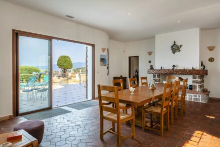 North of Ajaccio, San Andréa d’Orcino, 4 Bedroom Villa, Infinity Pool, Panoramic Sea View, Walk to Beach